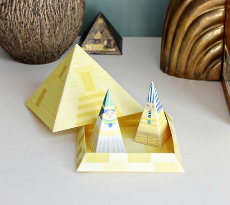 Pyramid packaging Boxes 
